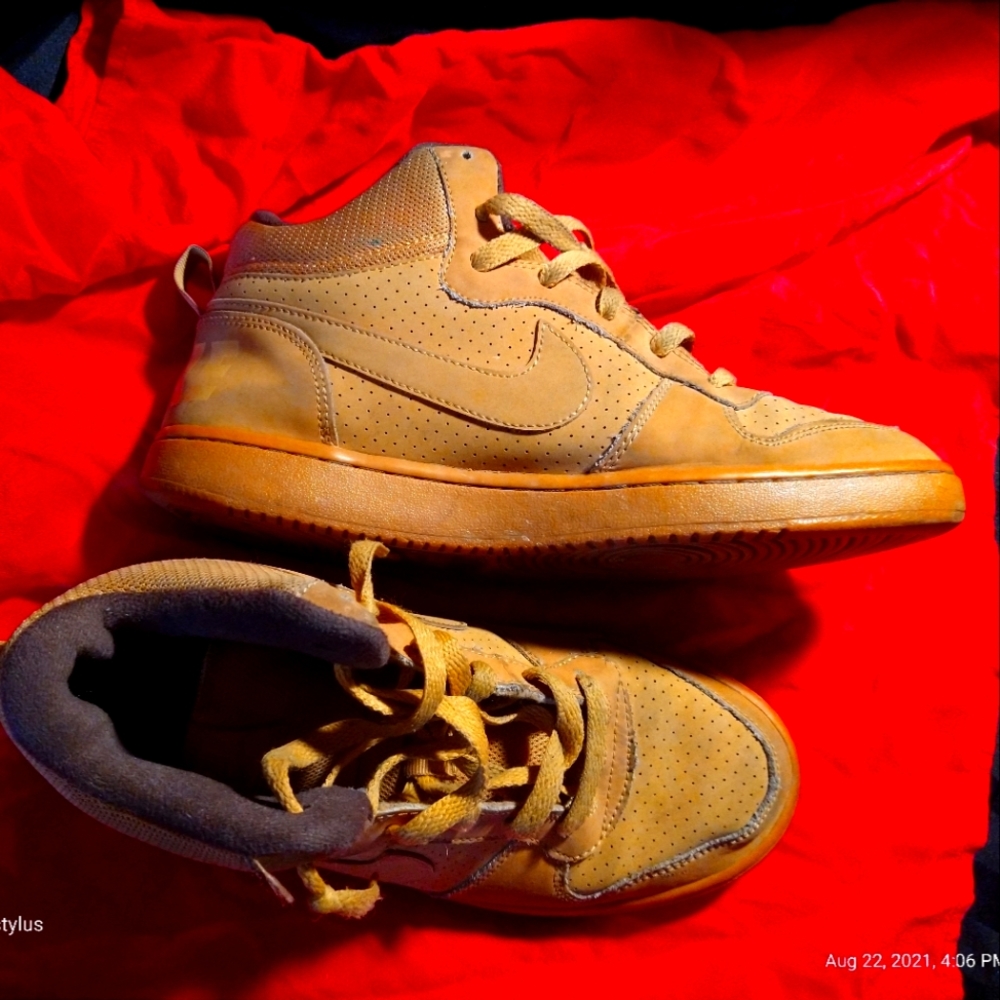 Nike work boots size 7y caramel colored vintage